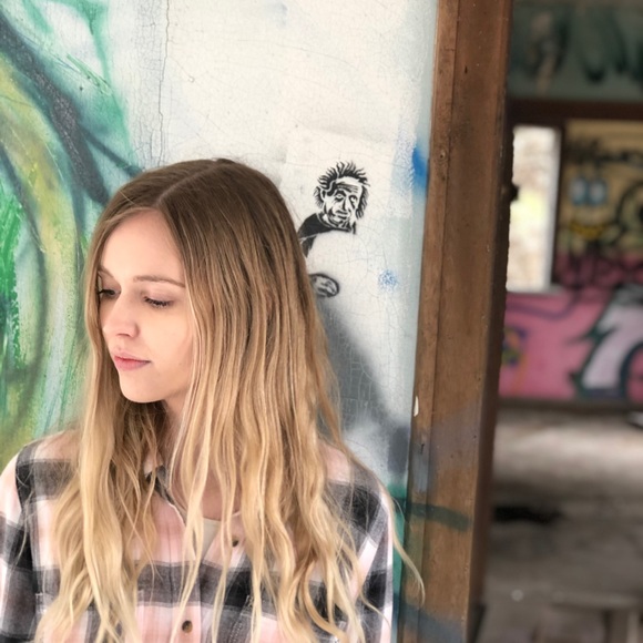 Meet your Posher, Megan - Picture 1 of 1